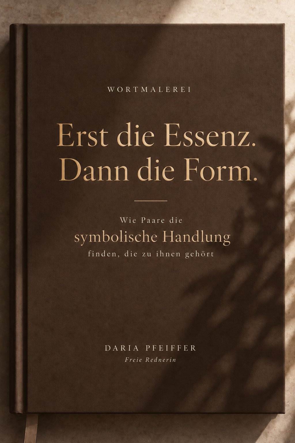 Cover: Erst die Essenz. Dann die Form.